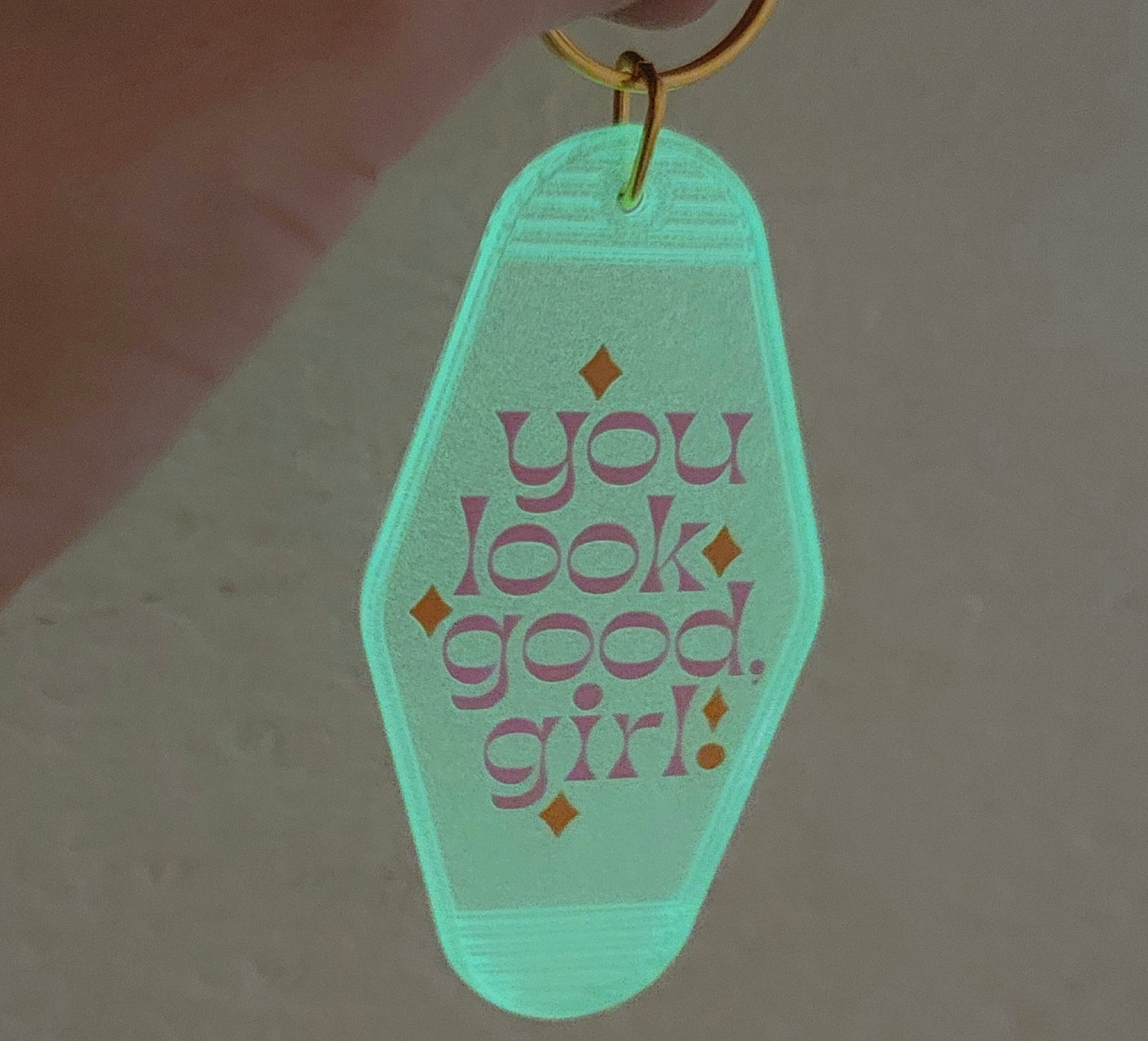 Glow in the dark "You look good girl" Clear keychain, Inspirational Motel keychain Gifts for her girly thing Car accessories purse decoration